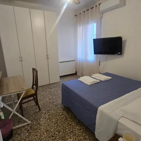 Comfort In Venice
